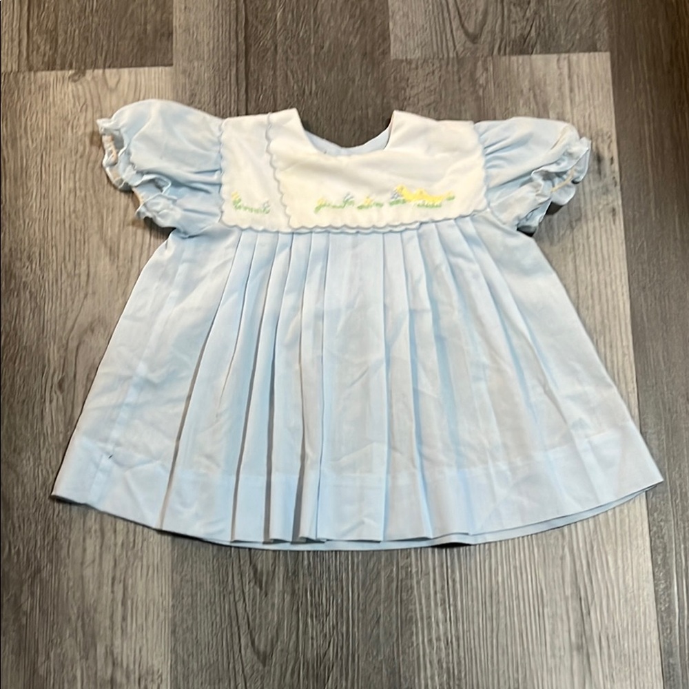 Petit Ami Blue vintage  Embroidered little girls dress. Light blue / size 6 M